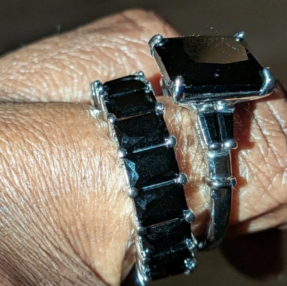 Elegant Black Stone Ring Set Sz 9